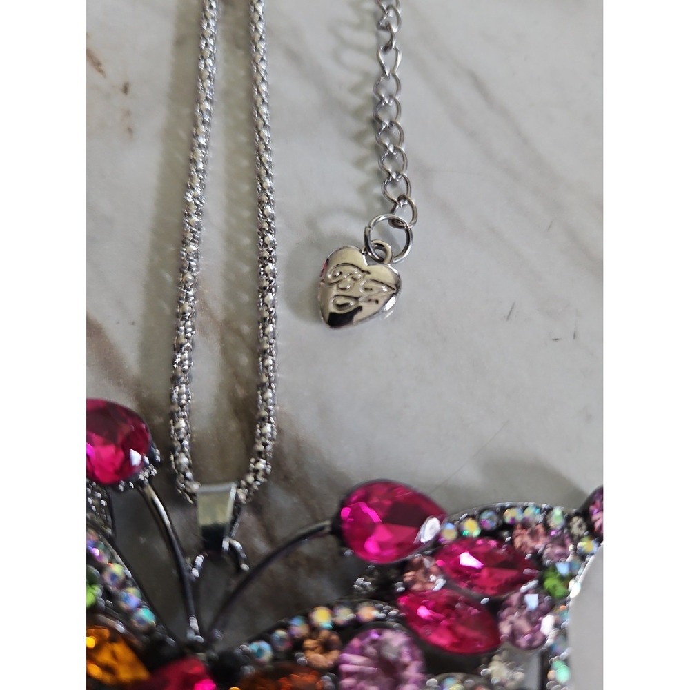 Betsey Johnson Multi-Crystal Gunmetal Butterfly Large Pendant Silver Necklace - Picture 4 of 8